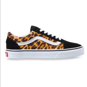 Vans Leopard Old Skool Shoes. Size W7/M5.5